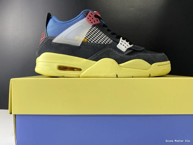 OFF UNION AIR JORDAN NOIR DC9533-001 RETRO 4 0718